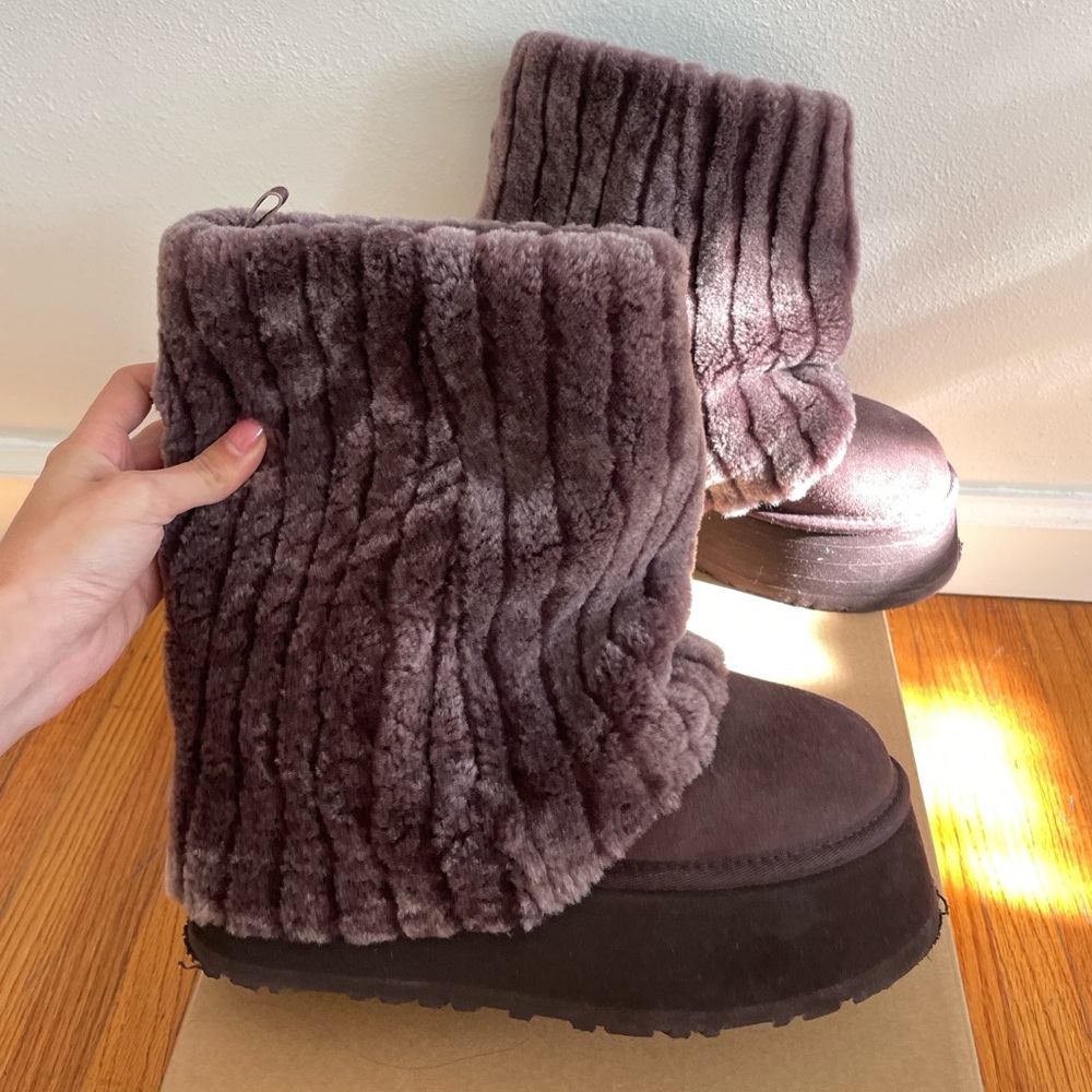UGGS classic short Sherpa corduroy boots